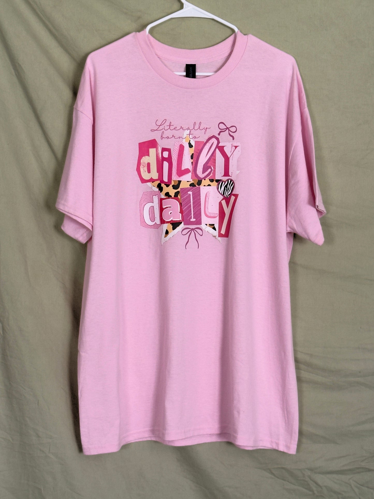 Dilly Dally Tee